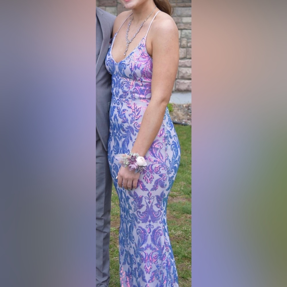 Beautiful formal prom dress purple with strapped back, stretchy material